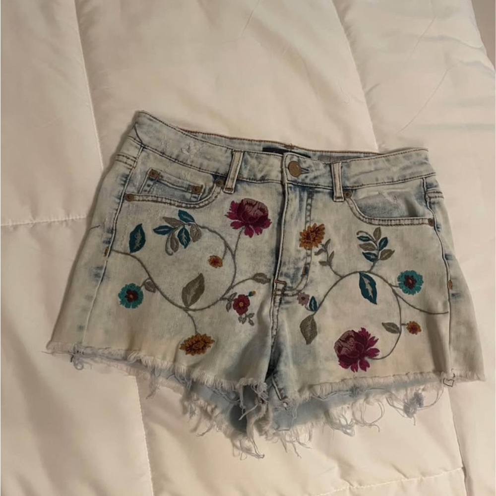 flower embroidery shorts